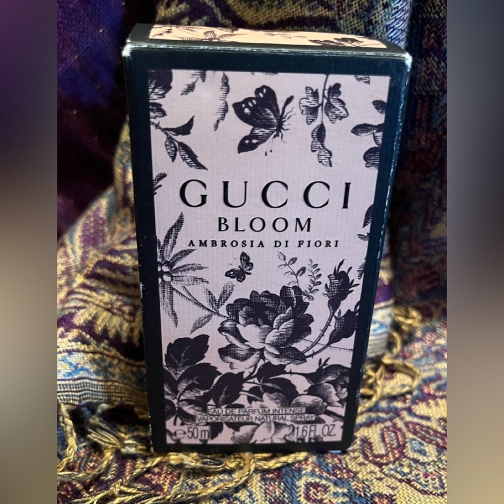 Gucci Bloom Ambrosia di Fiori Eau De Parfum perfume Intense 1.6 fl oz - Picture 3 of 9